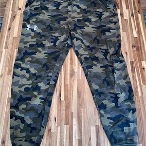 Under Armour Green Camouflage Pants